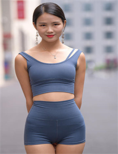 傻女十八变（译制字幕版）
