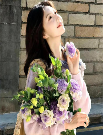 探索《青葱路上》的奥秘：隐藏细节与深层意义